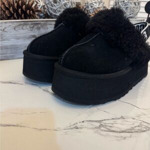 UGG Black Women's Slippers